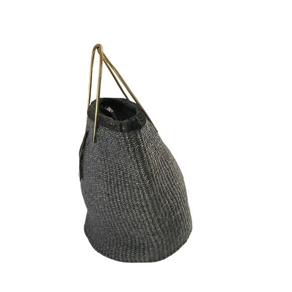 Handmade Black Woven Tote with Brass Giraffe Accent & Double Handles - Picture 5 of 11